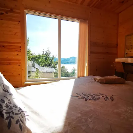 Chalet Lakeview Estate *