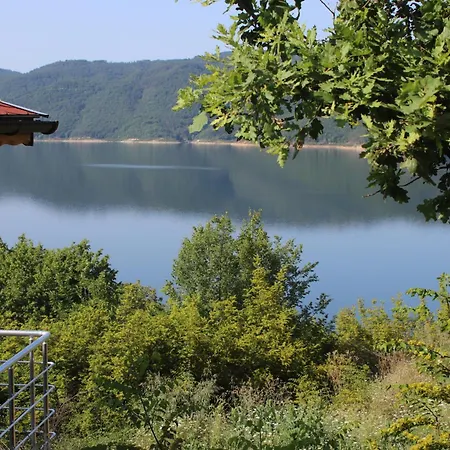 Lakeview Estate Chalet